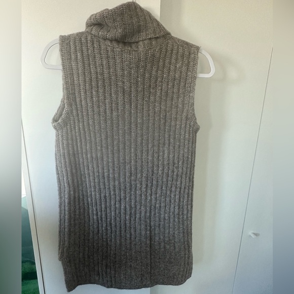Theory Ribbed Gray Turtleneck Sweater - Picture 3 of 3